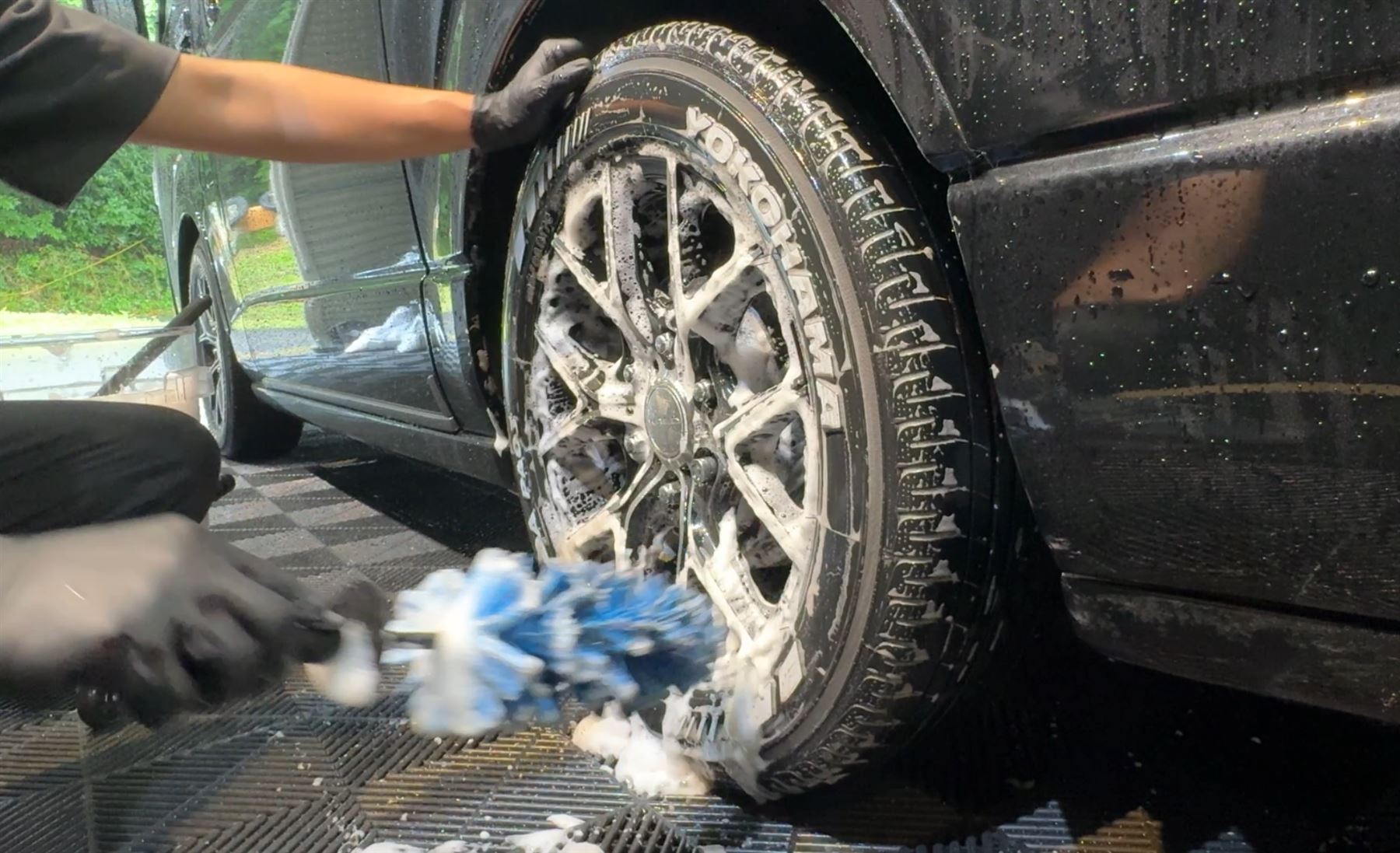 RACY'SPEEDの洗車作業
